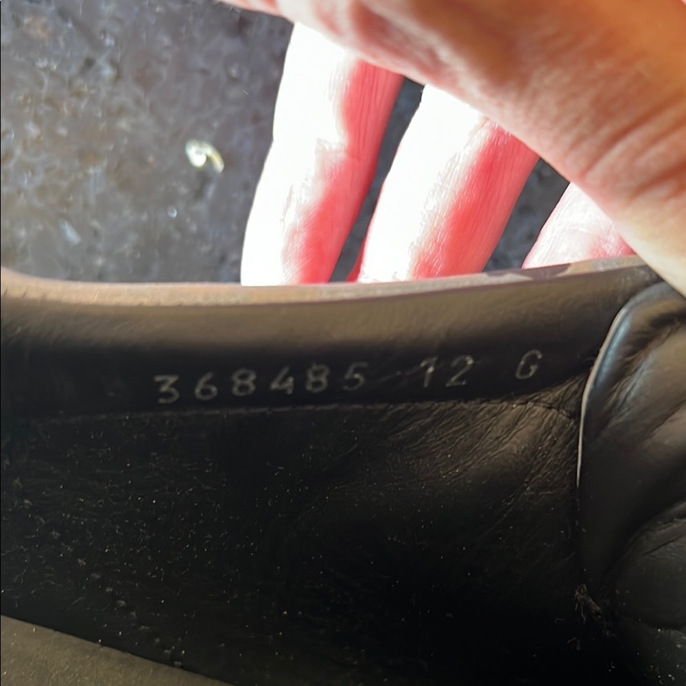 Gucci Gray and Black Athletic Sneakers with Distinctive Design - Picture 4 of 5